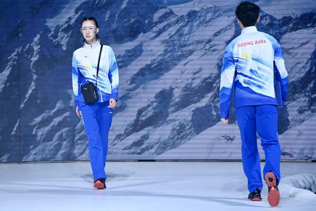 高科技加持 中国风设计 北京冬奥会制服装备发布(图3)