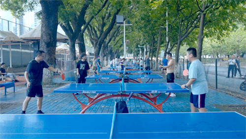 奥运消费拼出圈：“奥运经济”热辣滚烫 “中国智造”的周边产品卖爆了(图1)