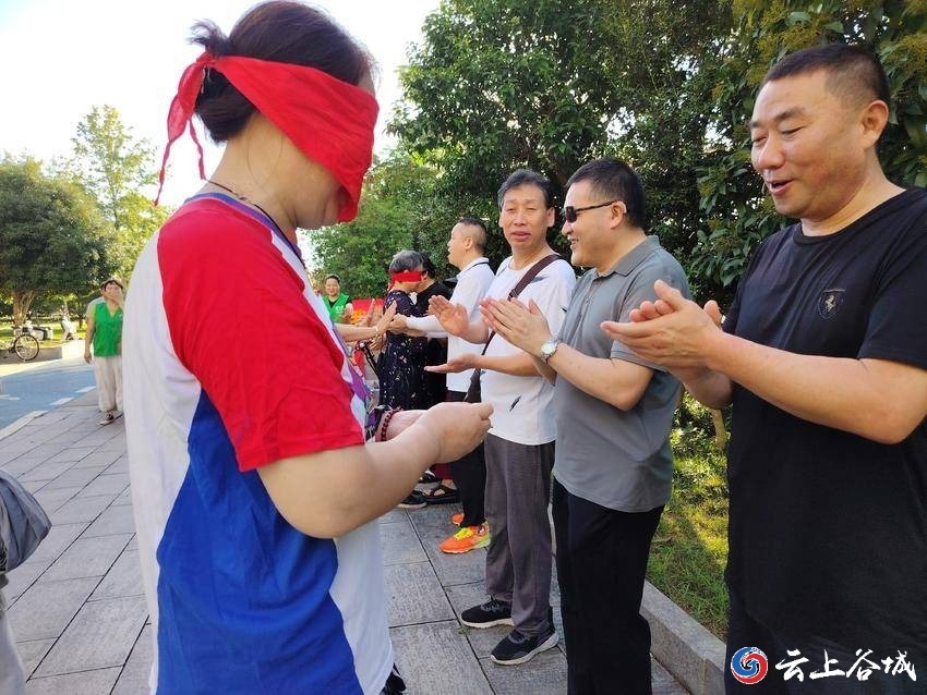 投掷、盲行、辨音…… 谷城残疾人健身周每一份坚持都值得喝彩(图3)