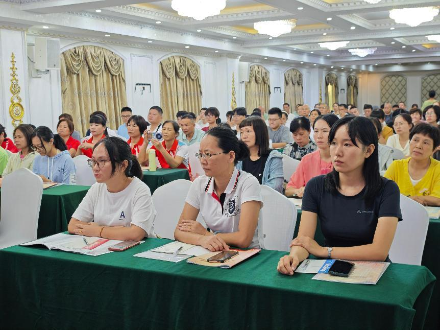 球盟会入口：泉州市二级社会体育指导员暨“万村女性社会体育指导员”培训班在洛江开班(图2)