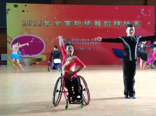 《水让我重生》首发 纪录电影与图书同步呈现残奥冠军生命奇迹