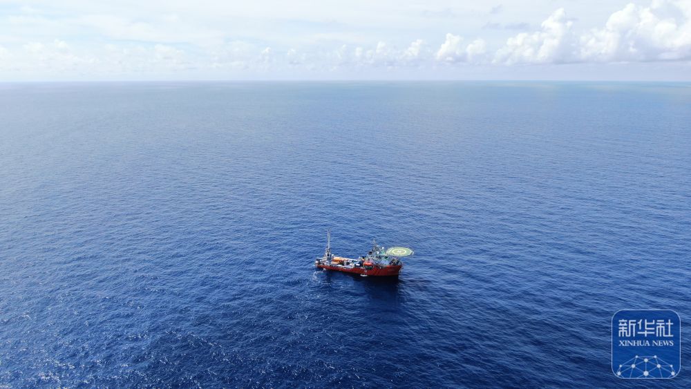 深海逐梦燃“冰”成炬！1500米深海采集的全运火种今日点燃(图2)