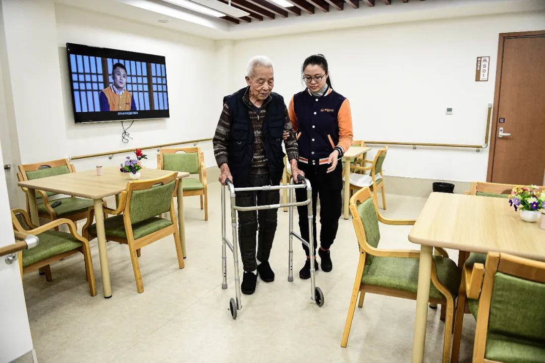 从江县适老化改造：一只“扶手”托起的稳稳幸福