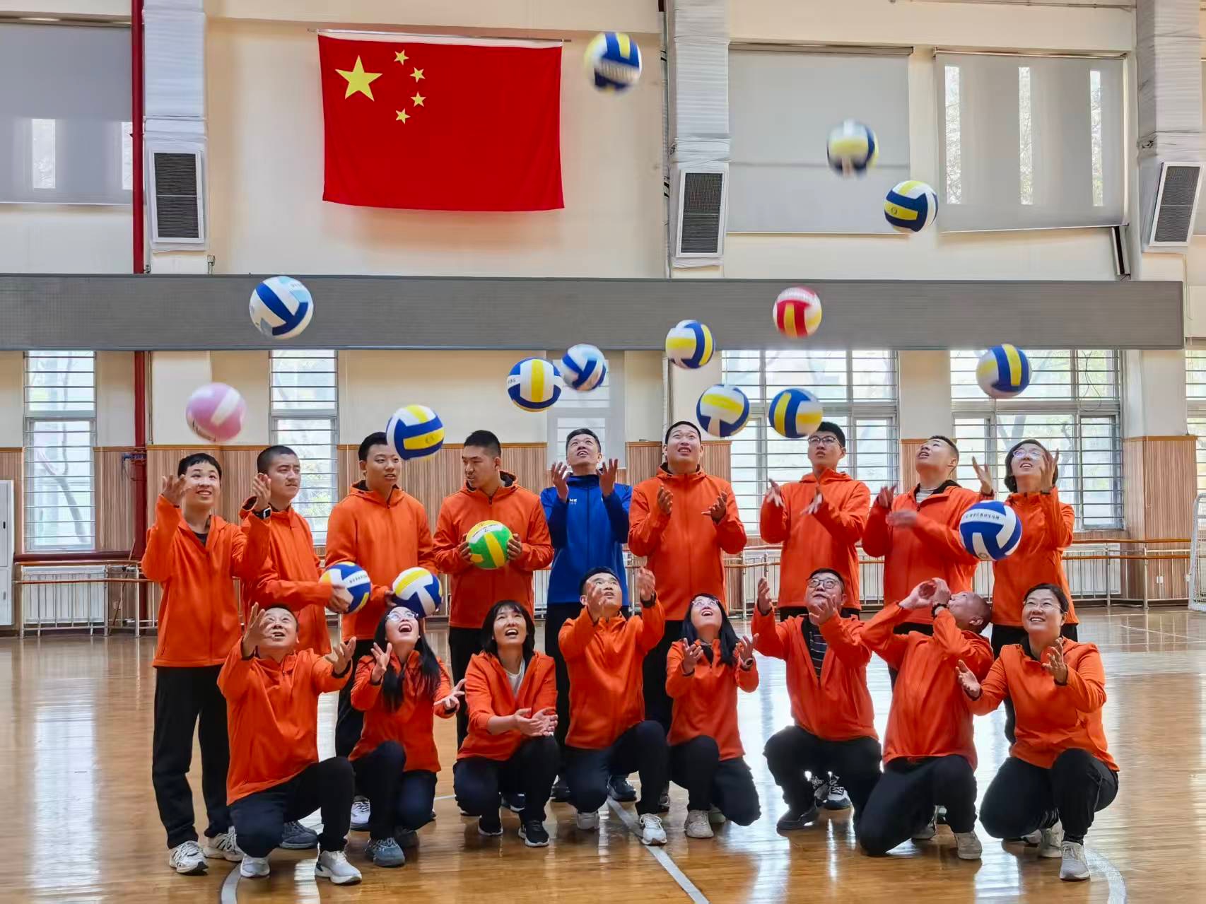 燃梦少年 圆梦宜宾 北京市首支孤独症气排球队亮相(图3)